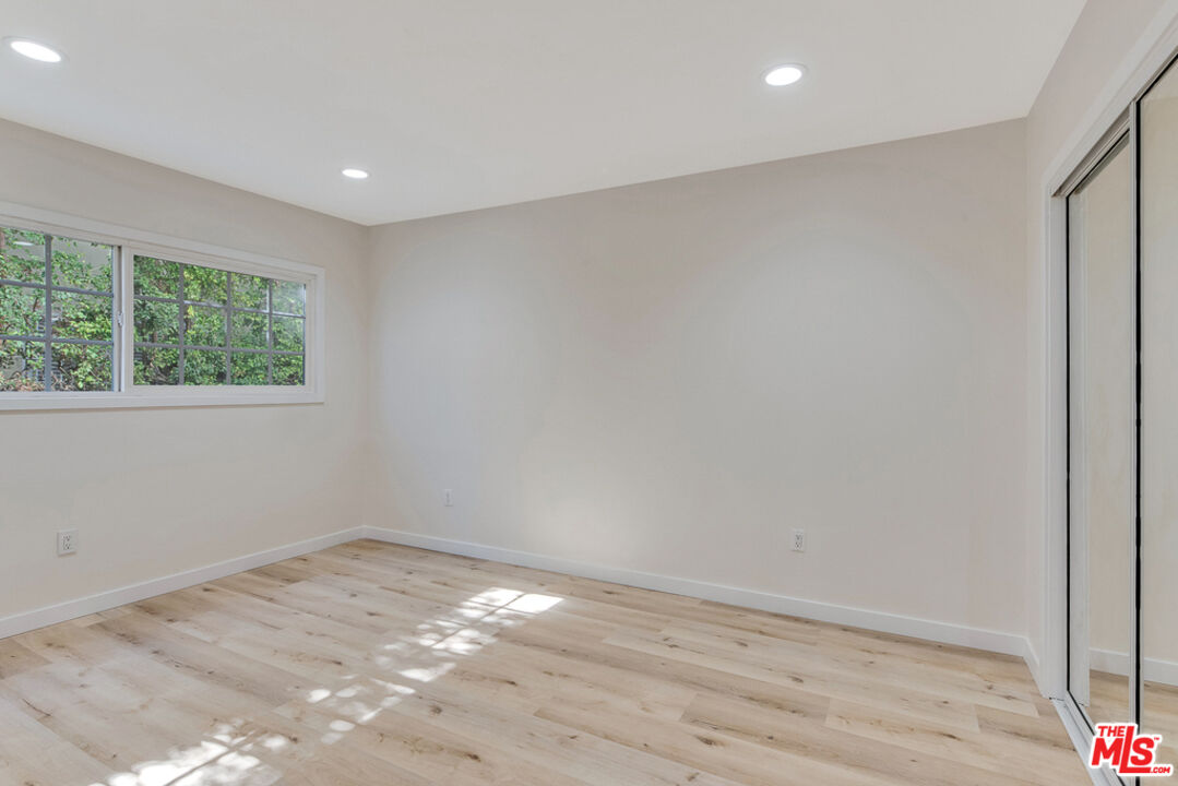 Los Angeles Condo: 853 South Bedford Street