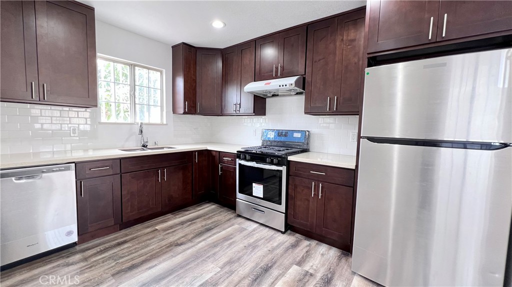 Silver Lake Condo: 651 Maltman Avenue