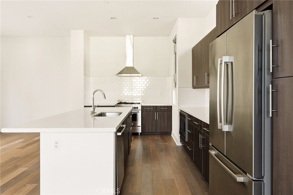 Los Angeles Condo: 2201 Tom Mix Road