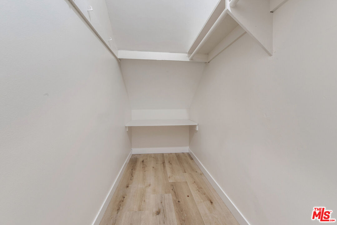 Los Angeles Condo: 853 South Bedford Street