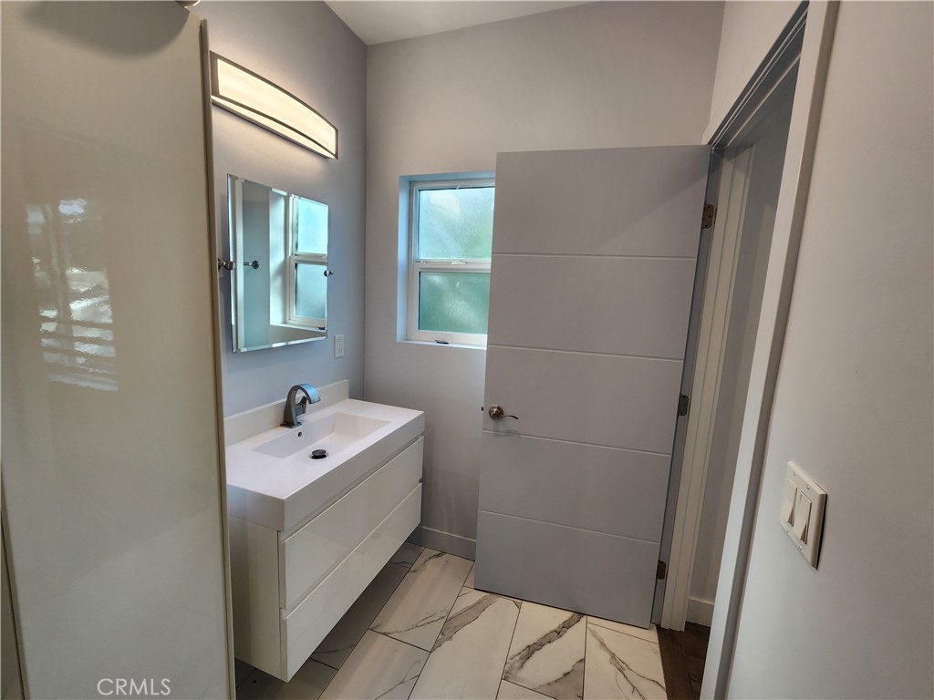 Van Nuys Condo: 6848 Encino Avenue