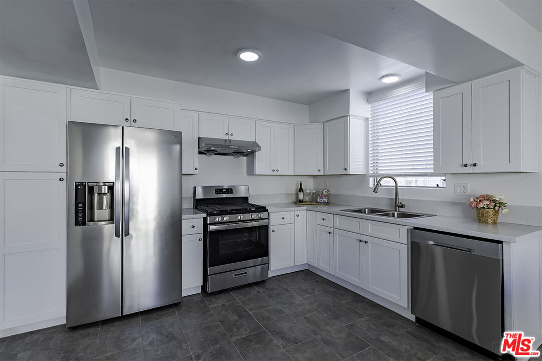 Los Angeles Condo: 1017 South Bedford Street