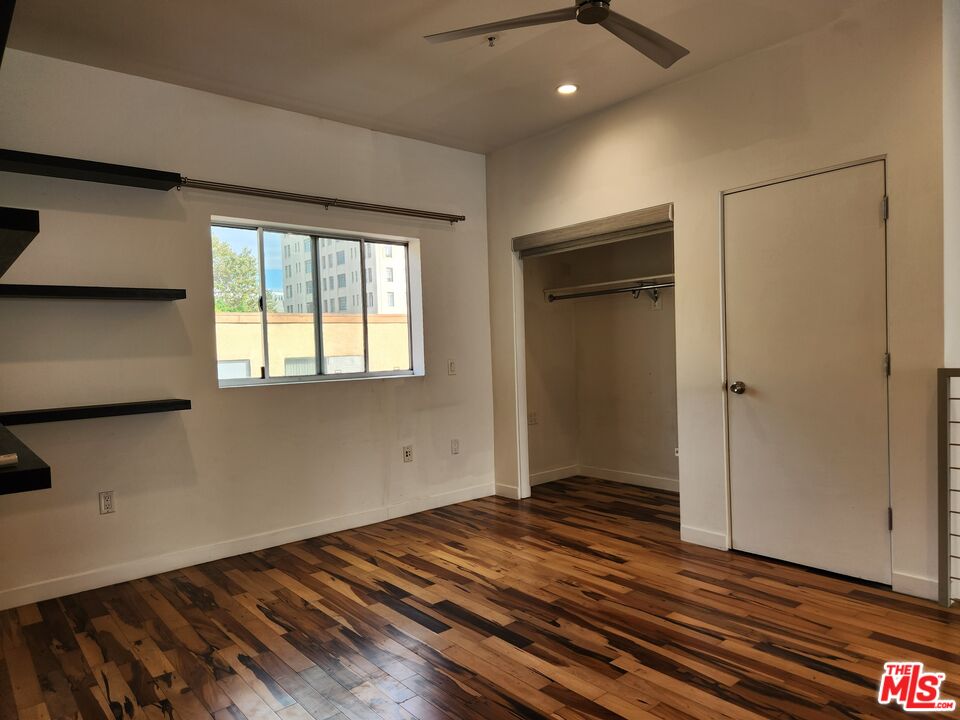 Los Angeles Condo: 6683 Franklin Avenue