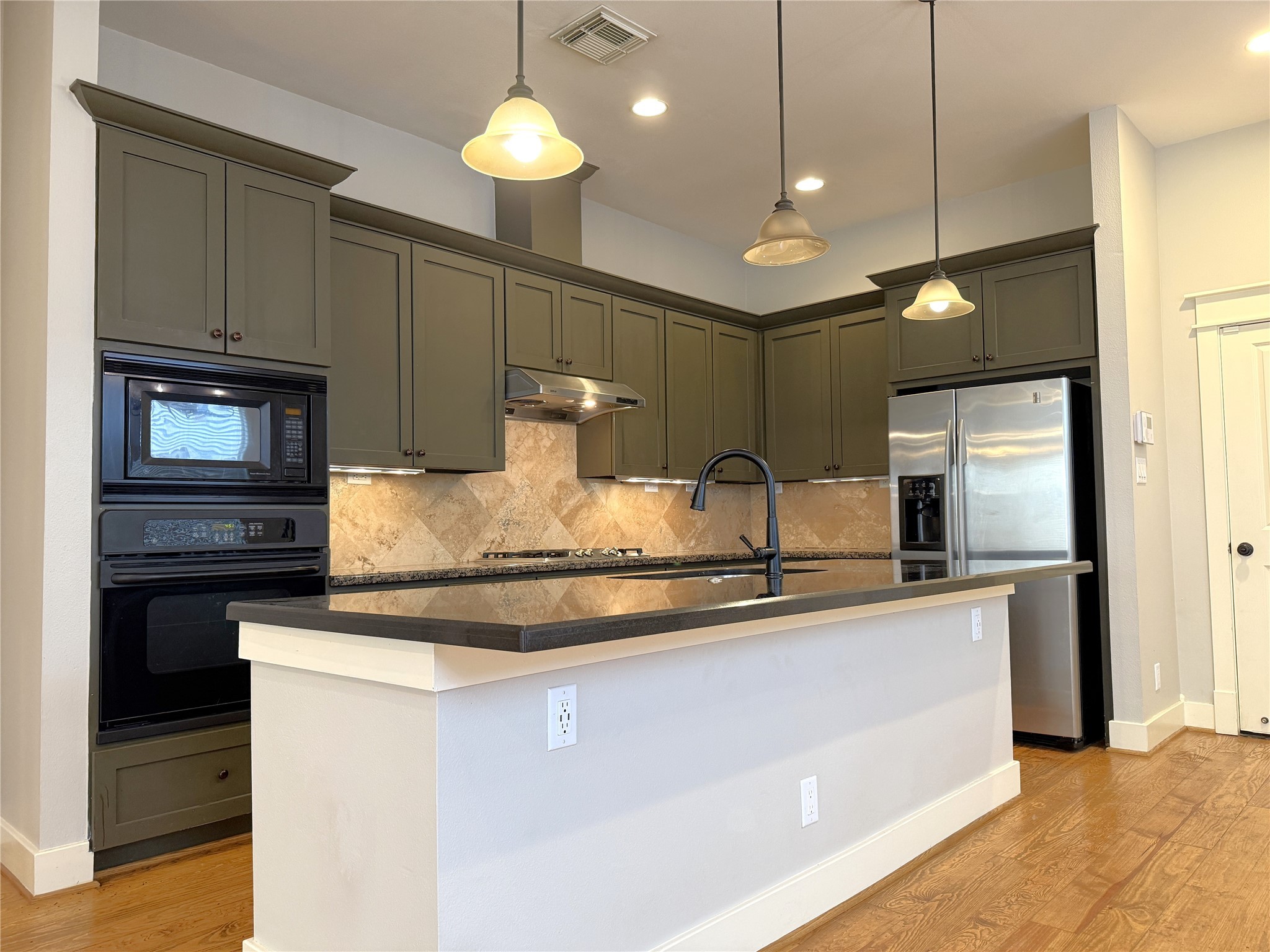 Houston Condo: 5237 Center Street