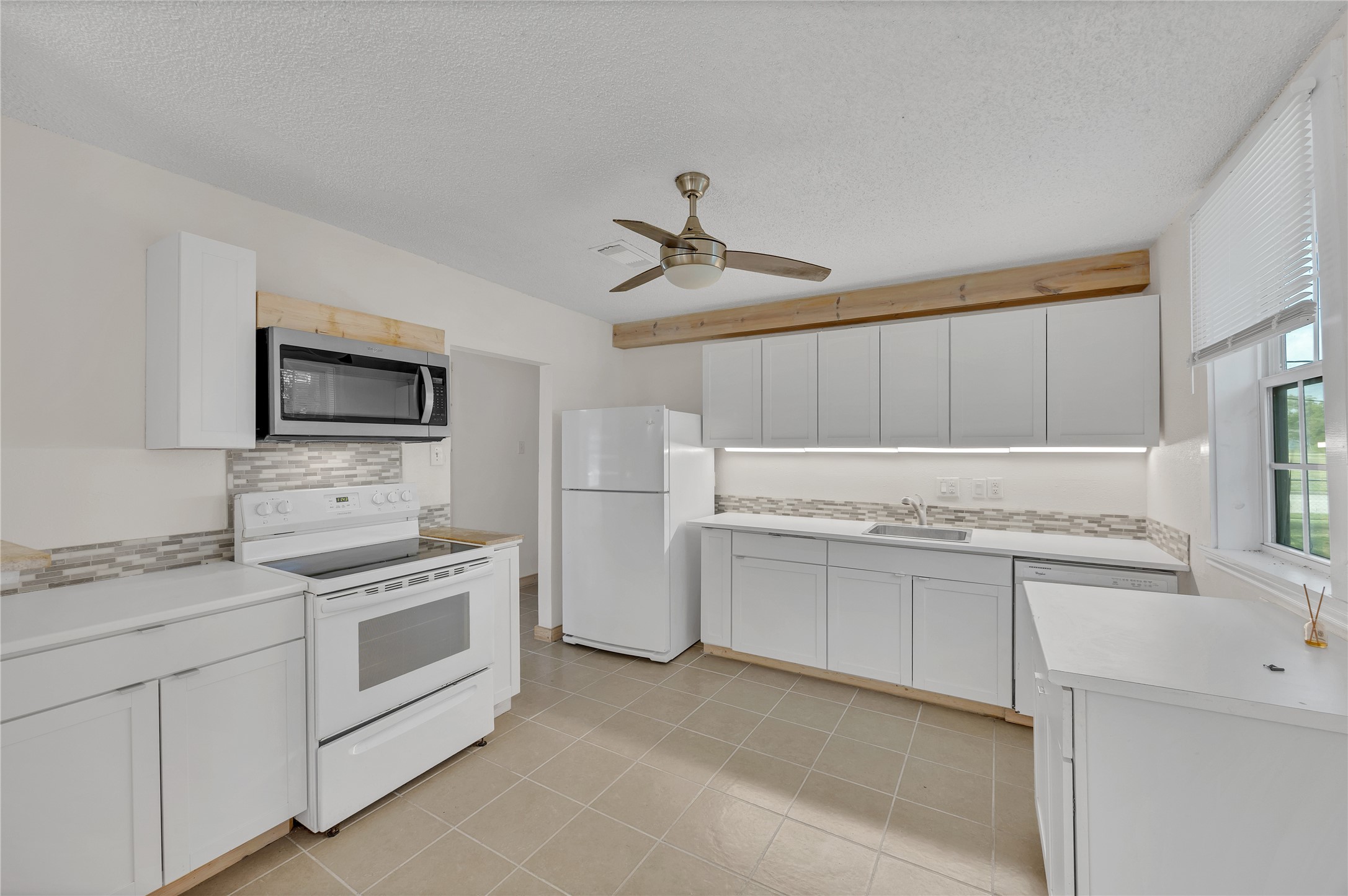 Dickinson Condo: 3103 H Avenue