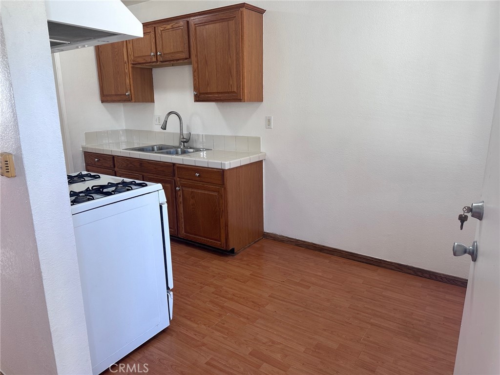 Santa Ana Condo: 318 East Walnut Street
