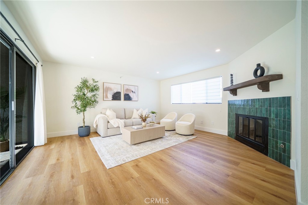Lawndale Condo: 14927 Condon Avenue