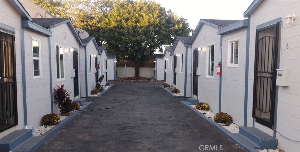 Inglewood Condo: 3713 West Imperial Highway