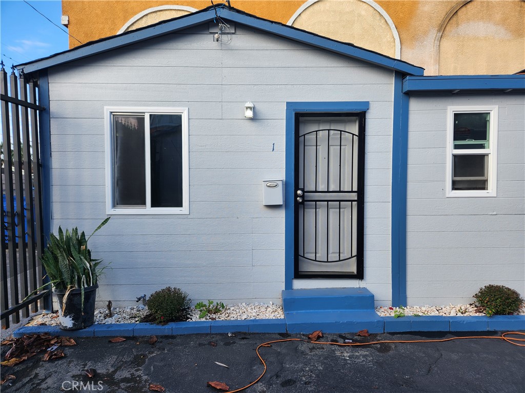 Inglewood Condo: 3713 West Imperial Highway