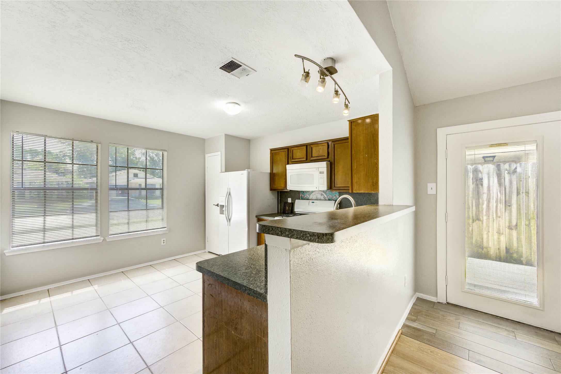 Houston Condo: 5207 Beaverhill Drive