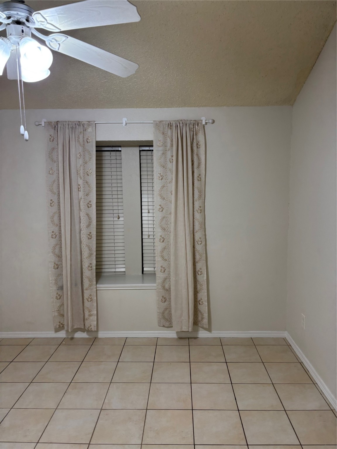 Katy Condo: 18619 North Lyford Drive
