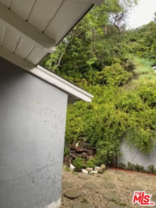 Beverly Hills Condo: 1712 Benedict Canyon Drive