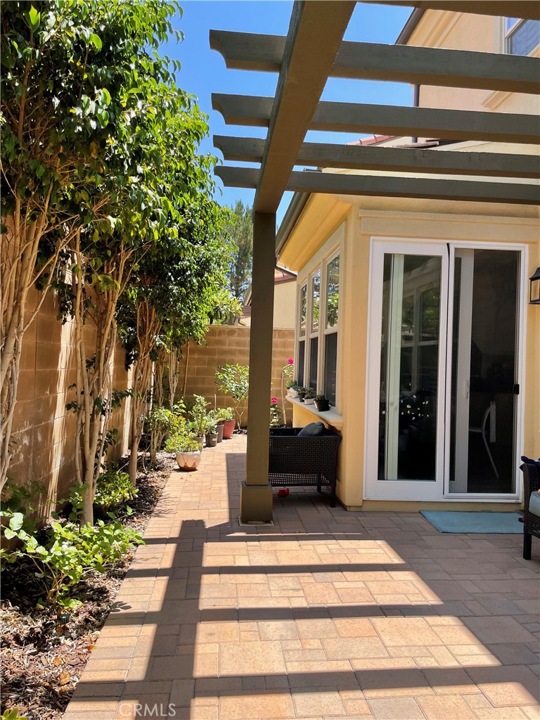 Irvine Condo: 31 Larkfield