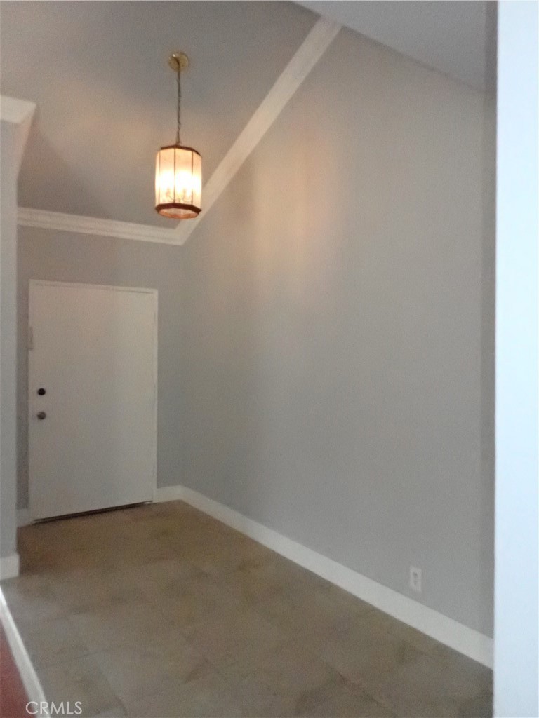 Irvine Condo: 2 Farragut