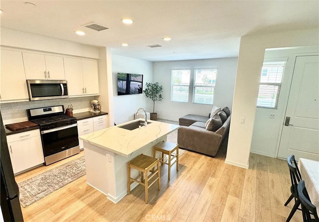 Corona Condo: 4260 Powell Way