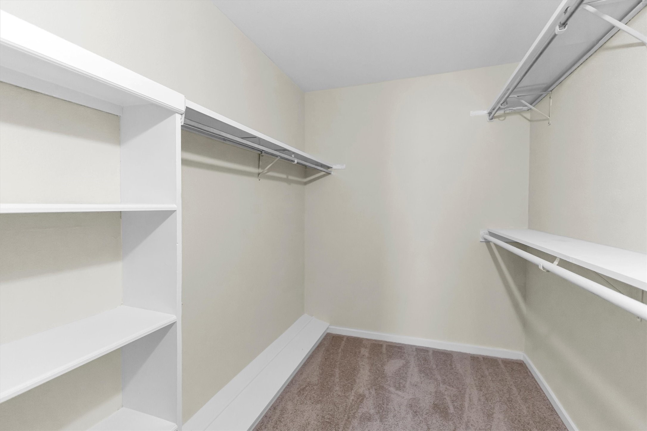 Houston Condo: 1100 Augusta Drive