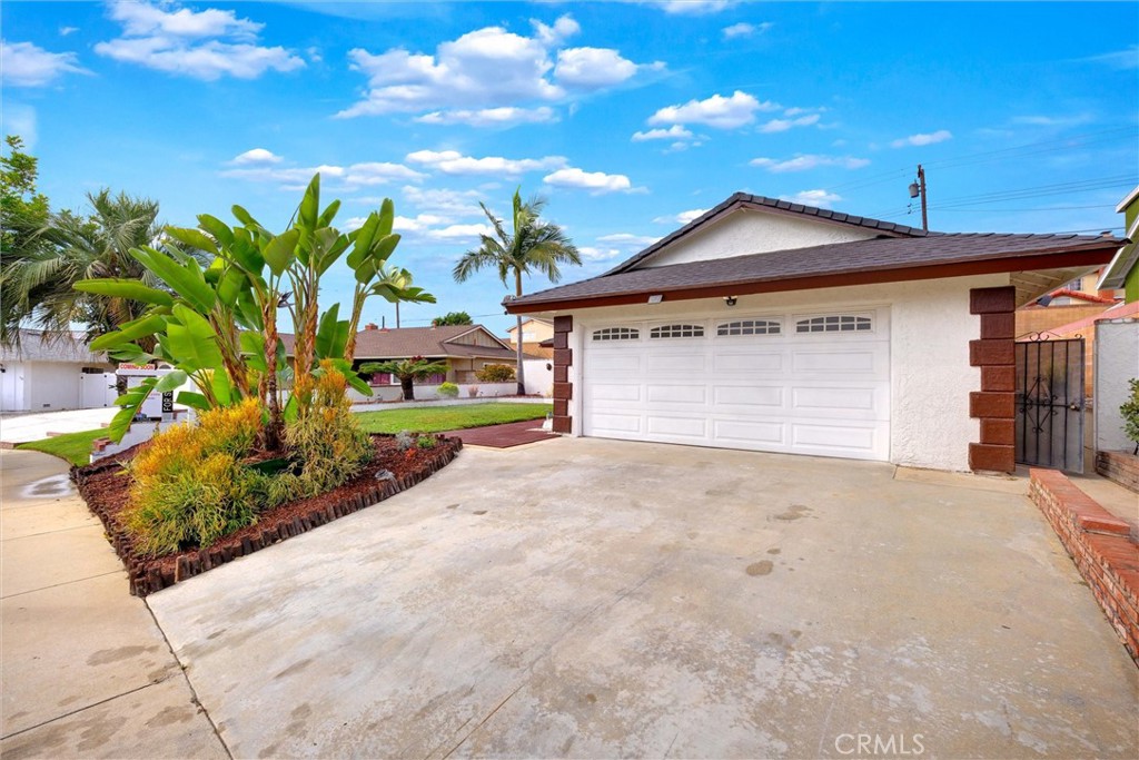 Carson Condo: 1807 East Calstock Street