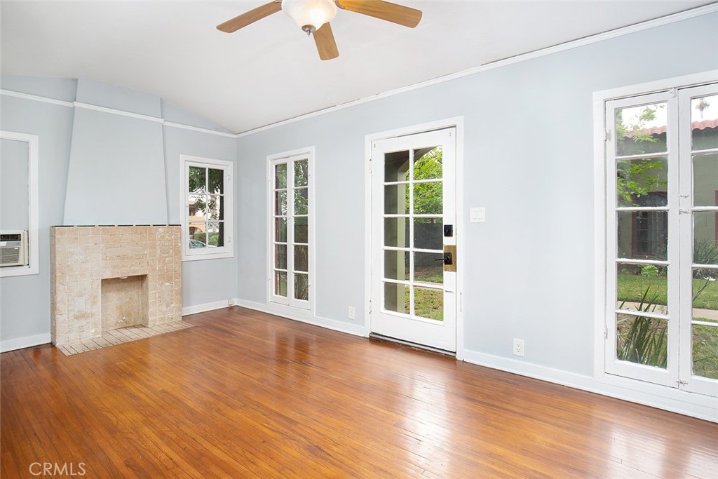 Altadena Condo: 453 East Sacramento Street