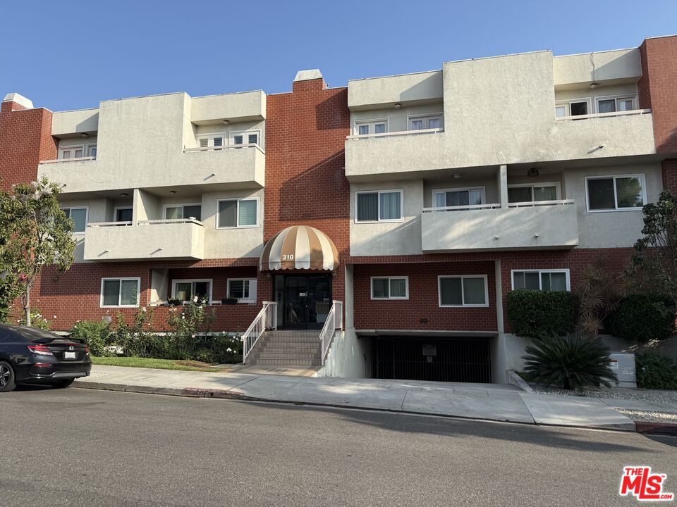 Burbank Condo: 310 East Providencia Avenue
