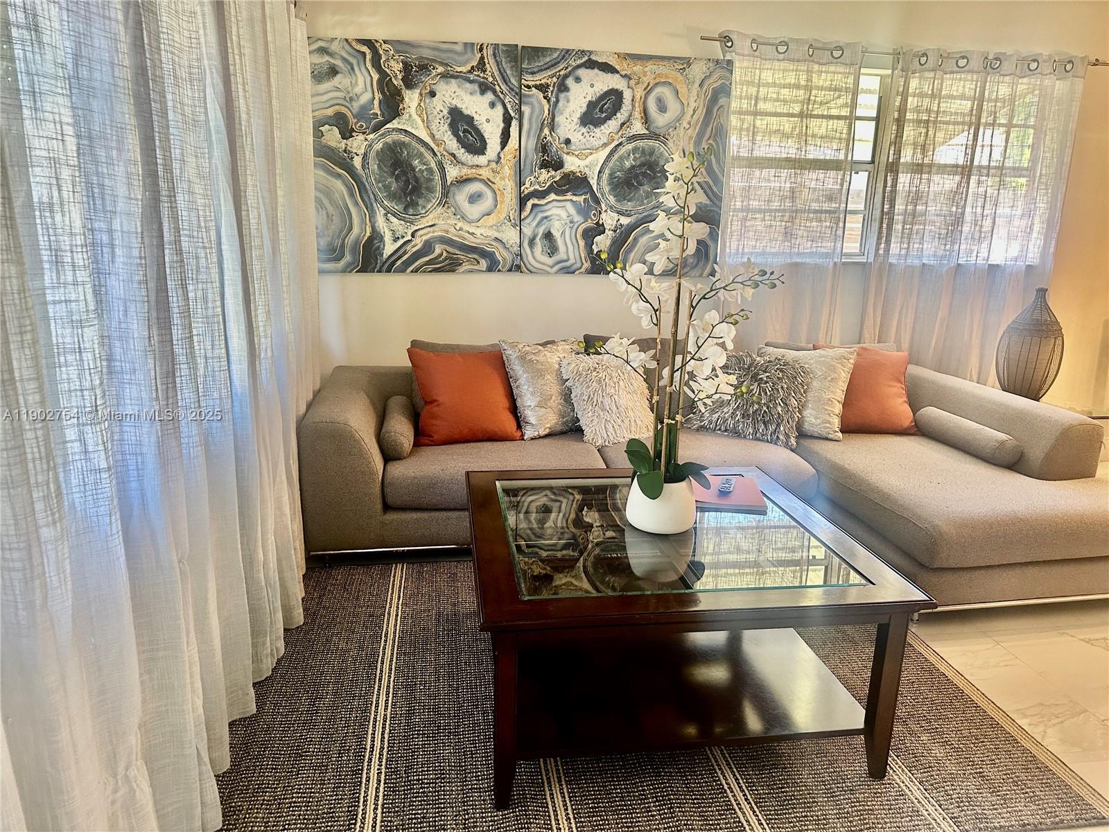 Hollywood Condo: 1008 North 15th Avenue