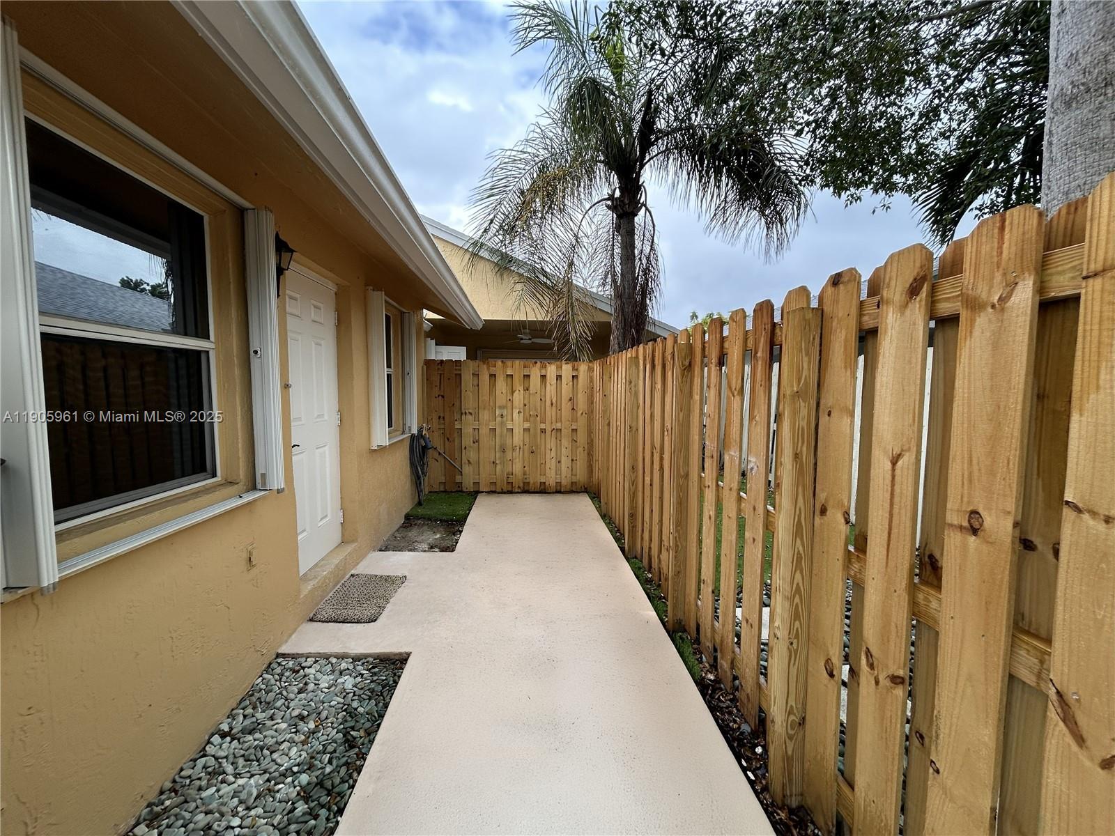 Hollywood Condo: 1644 Jackson Street