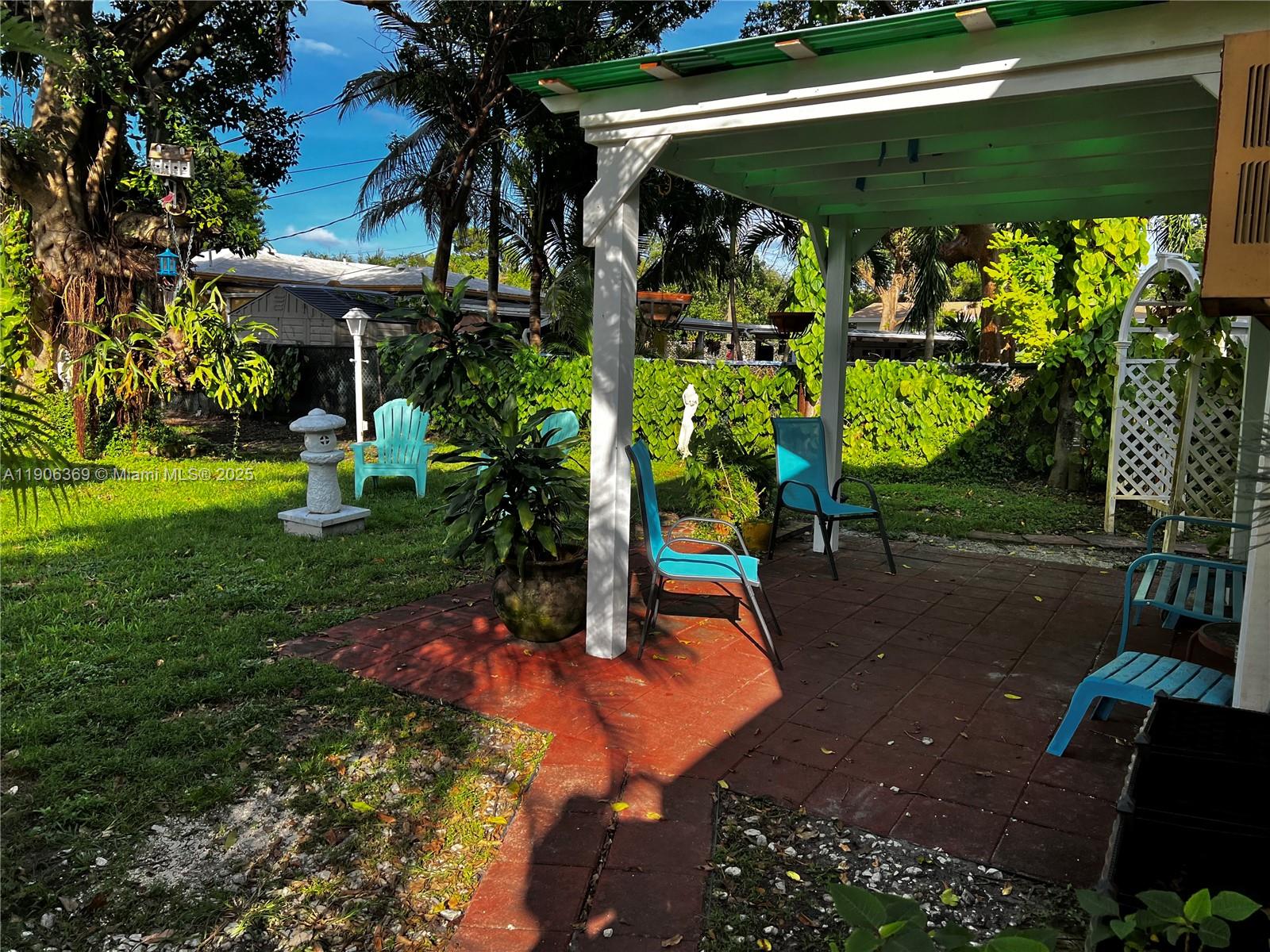 Hollywood Condo: 2618 Lincoln Street