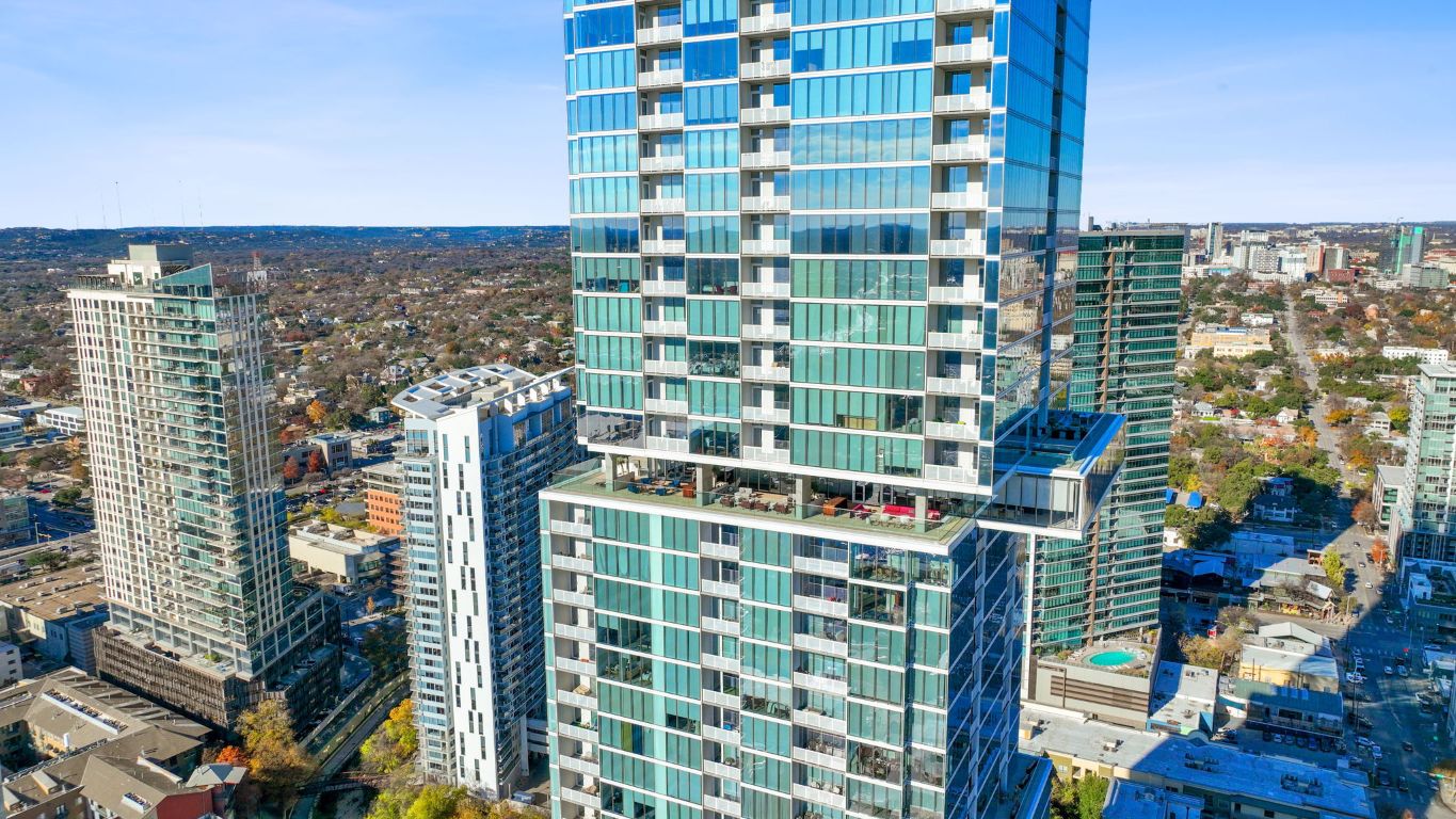 Austin Condo: 301 West Avenue