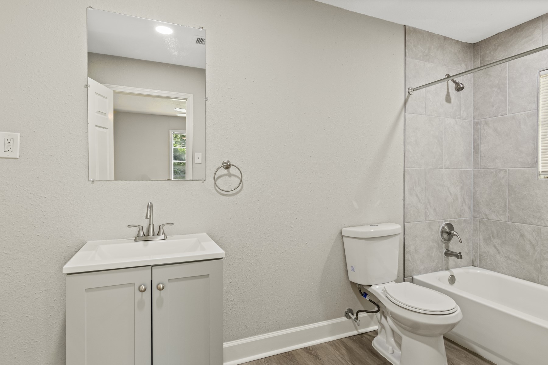 Cleveland Condo: 406 Bardash Street