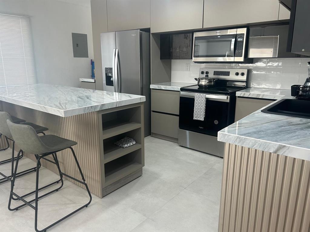 Fort Lauderdale Condo: 217 Southwest 15th Street