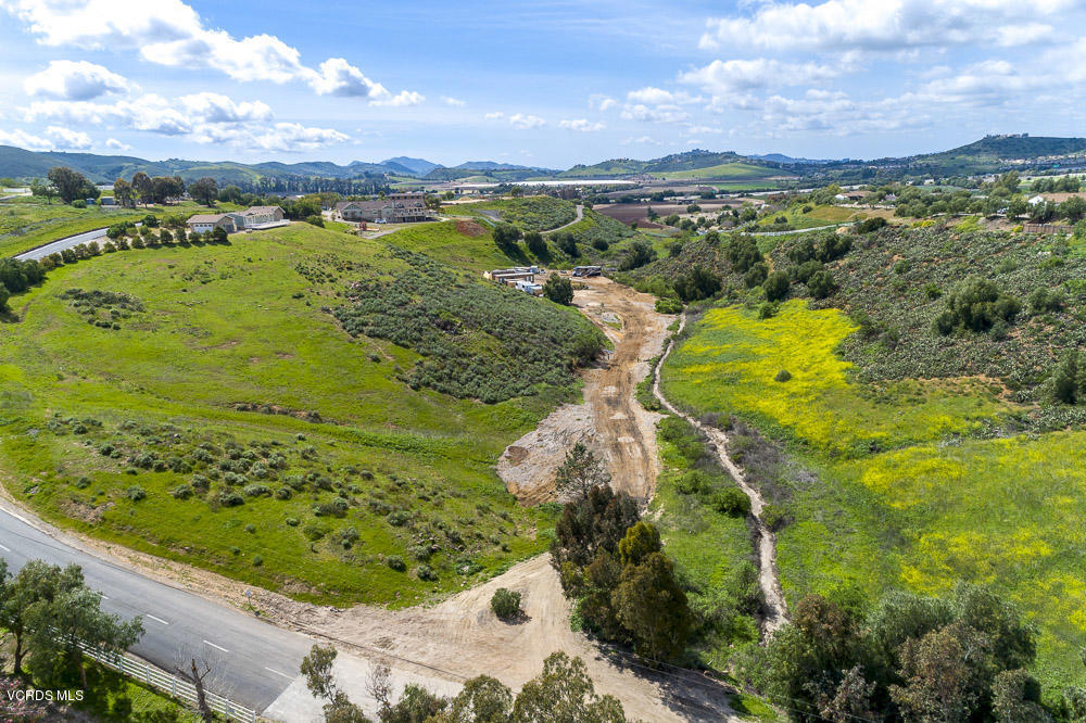 Moorpark Condo: 15535 LaPeyre Road