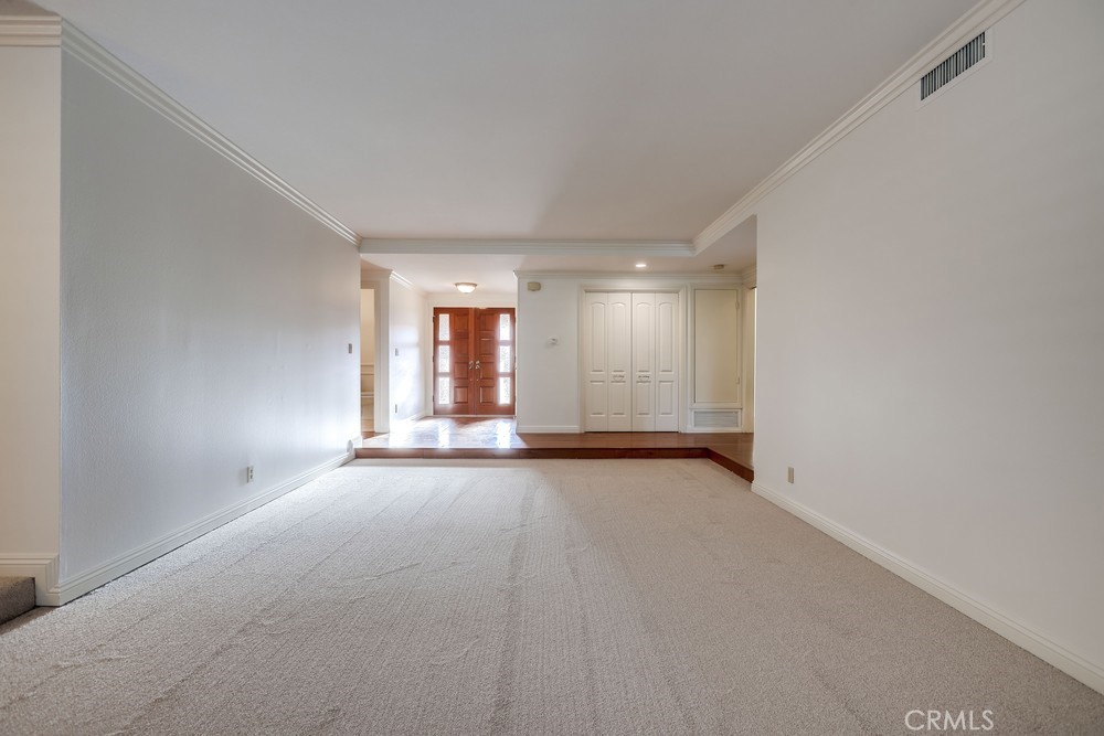 Placentia Condo: 1532 Crowley Way