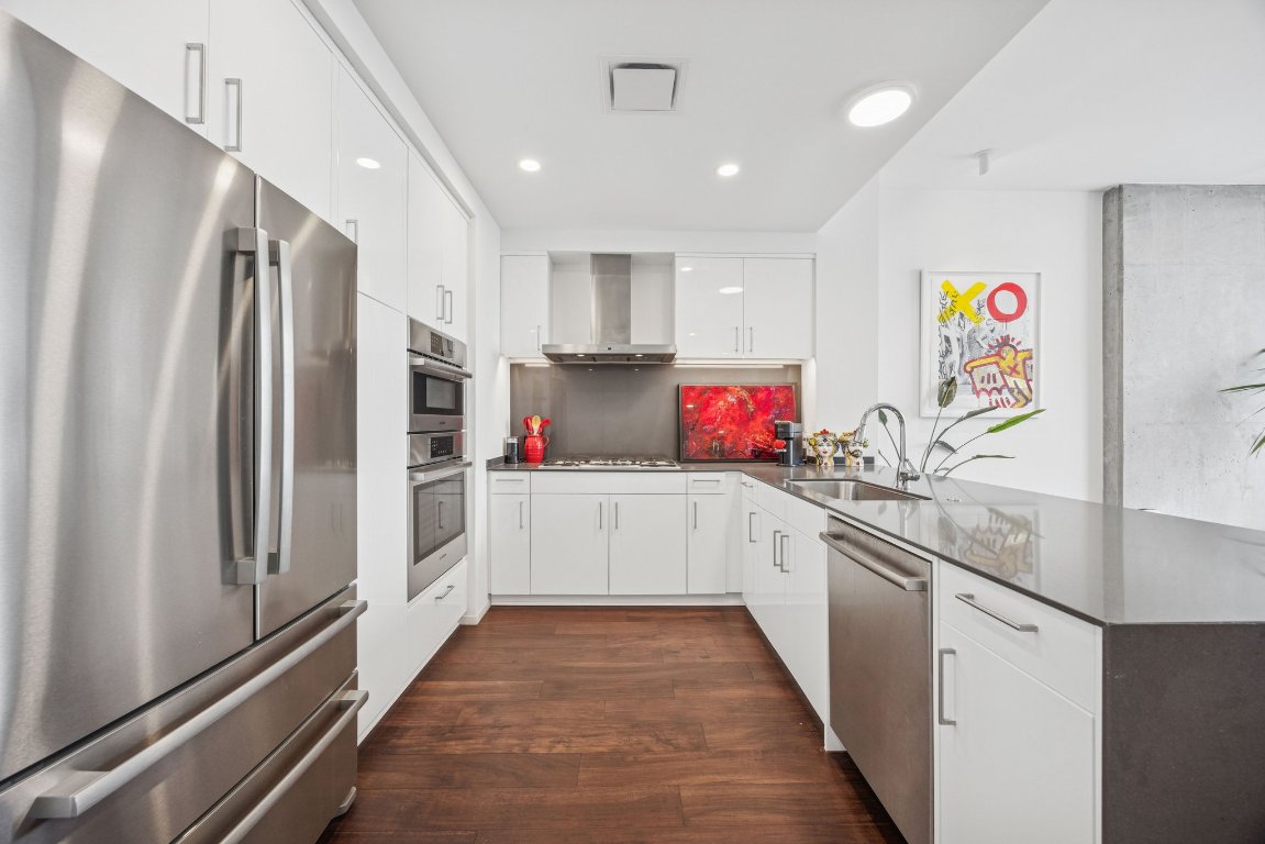 Austin Condo: 301 West Avenue