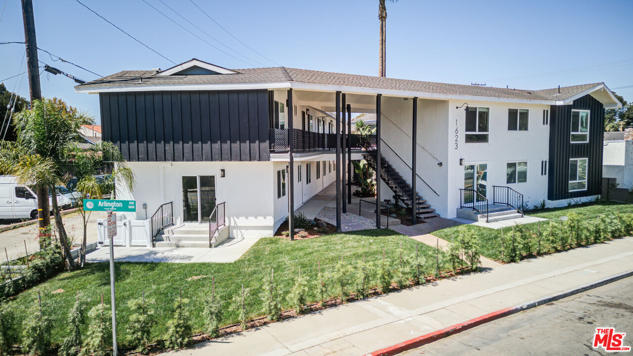 Torrance Condo: 1623 Arlington Avenue