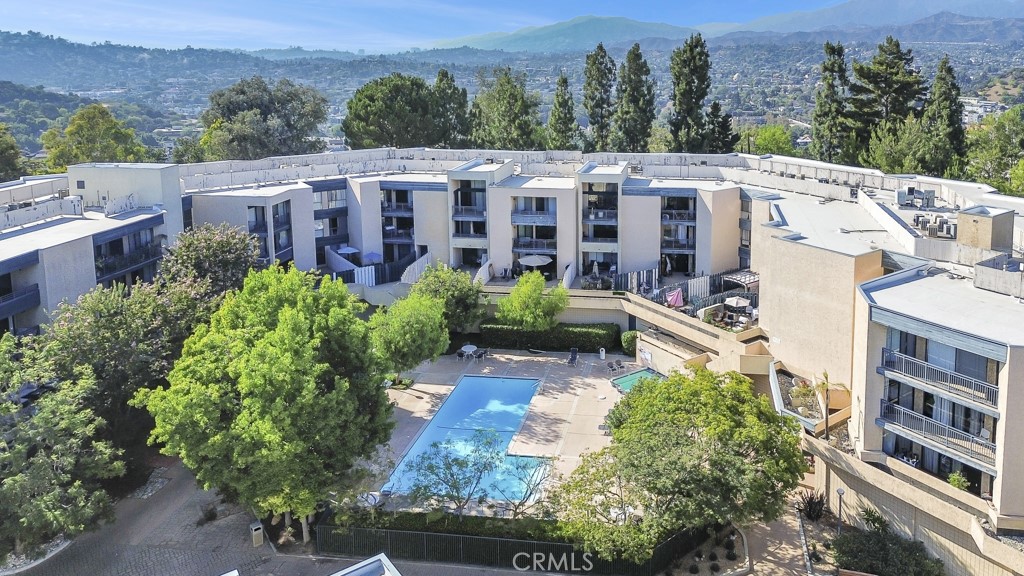 Los Angeles Condo: 4499 Via Marisol