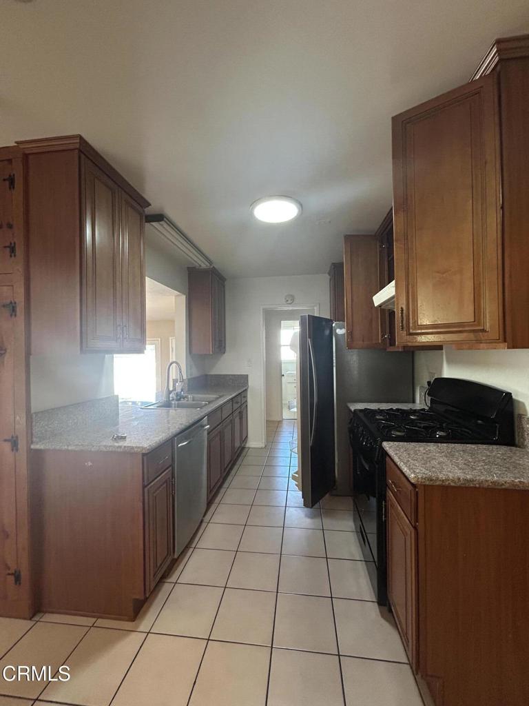 Los Angeles Condo: 20955 Saticoy Street