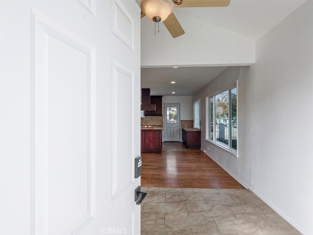 Canoga Park Condo: 7767 Independence Avenue