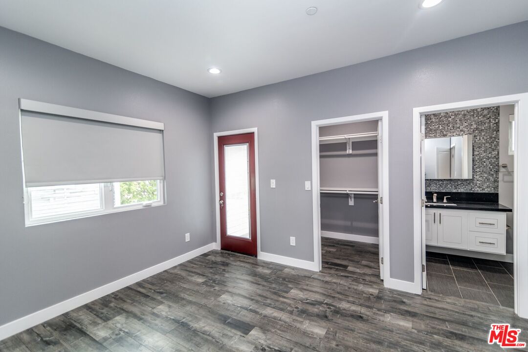 Los Angeles Condo: 1625 South New Hampshire Avenue