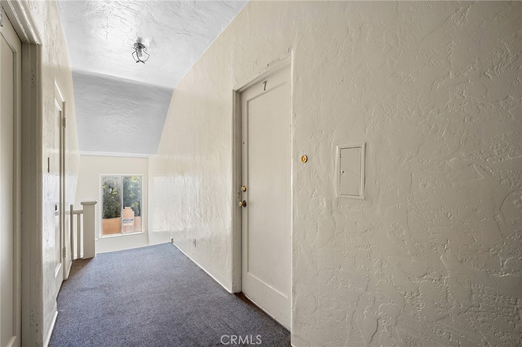Glendale Condo: 200 East Lomita Avenue