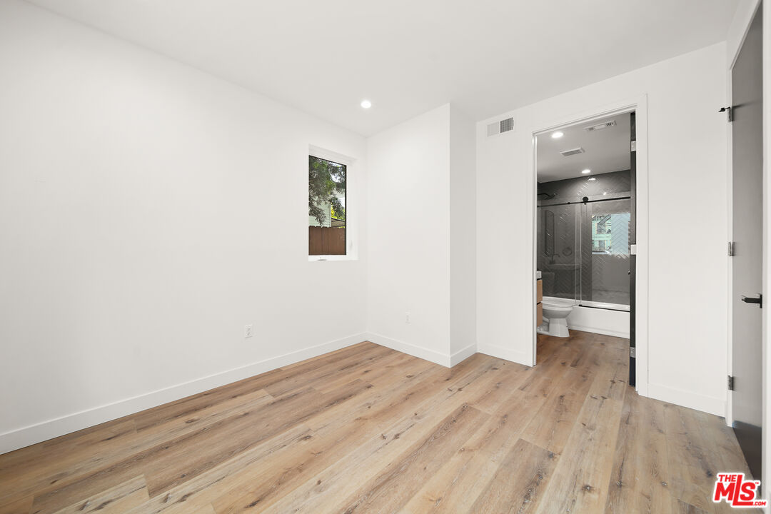 Los Angeles Condo: 1520 Magnolia Avenue