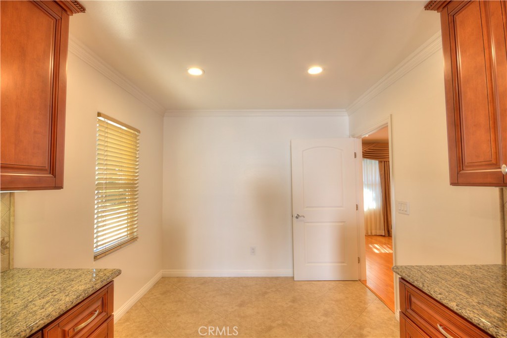 Glendale Condo: 1367 East Windsor Road
