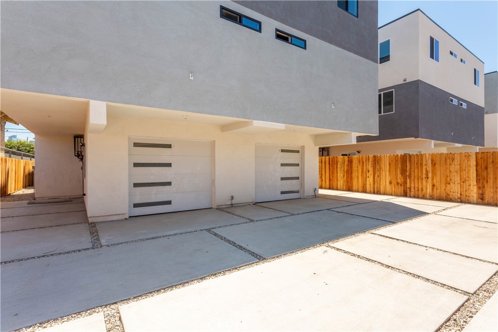 Los Angeles Condo: 1429 South New Hampshire Avenue