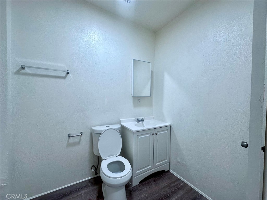 Los Angeles Condo: 825 West 40th Place