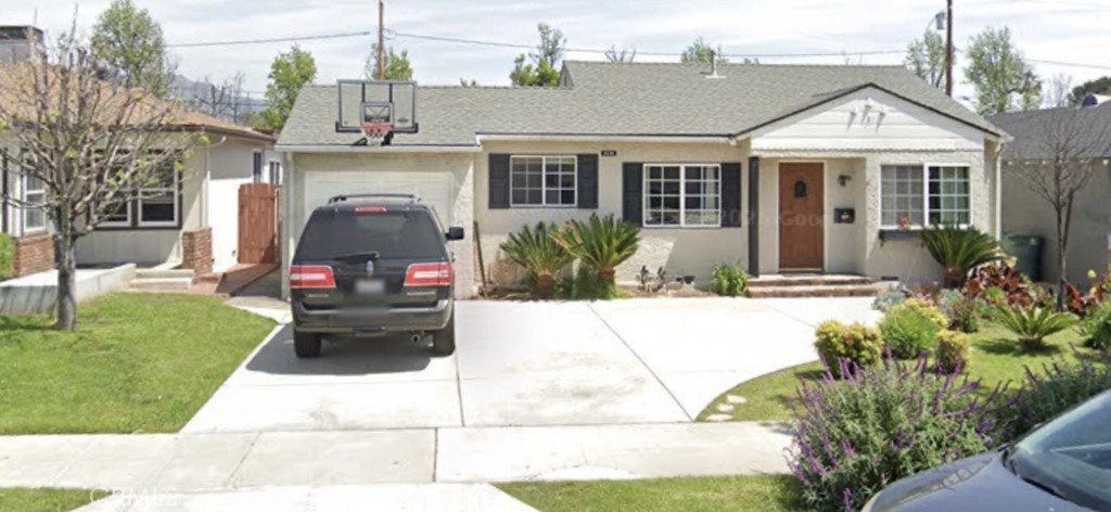 Burbank Condo: 2116 North Maple Street