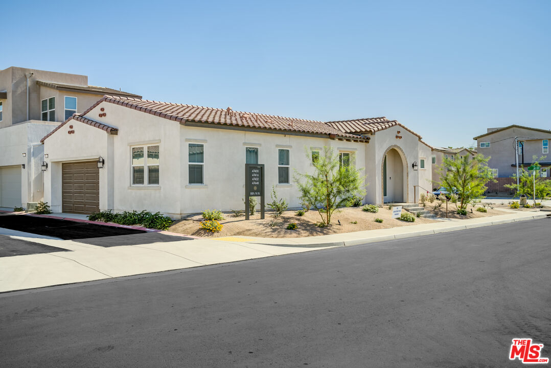 La Quinta Condo: 47470 Aloe Way