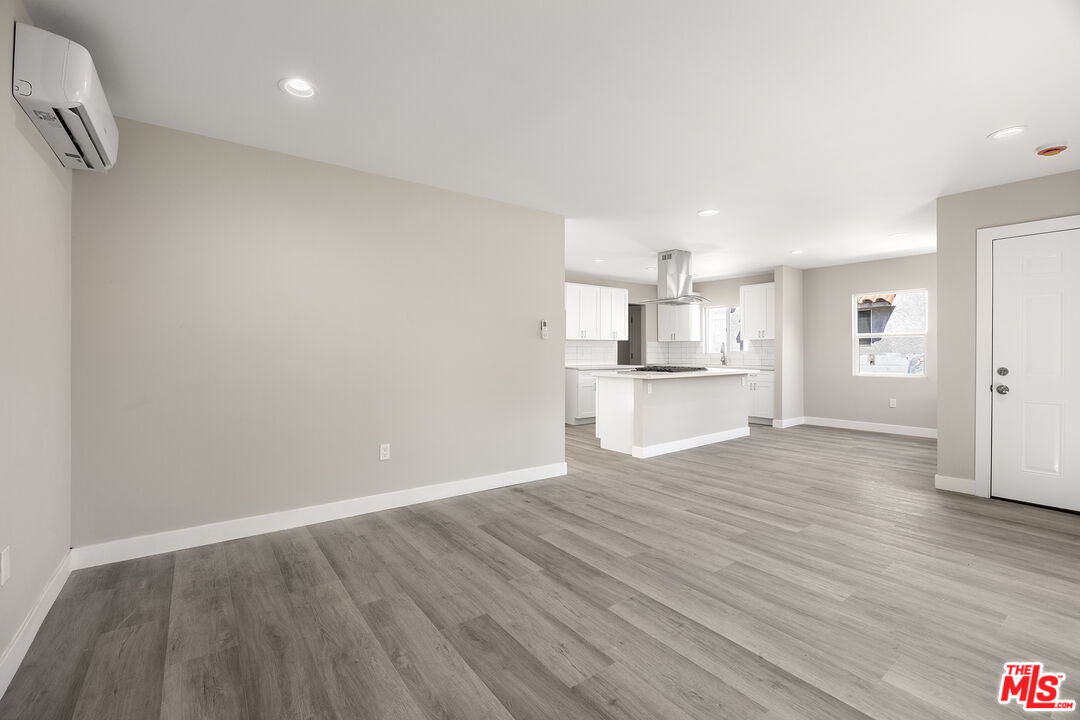 Fullerton Condo: 121 West Elm Avenue