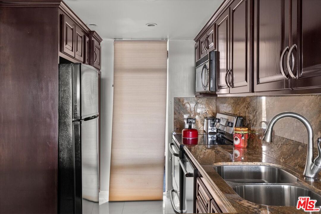 Marina del Rey Condo: 4267 Marina City Drive