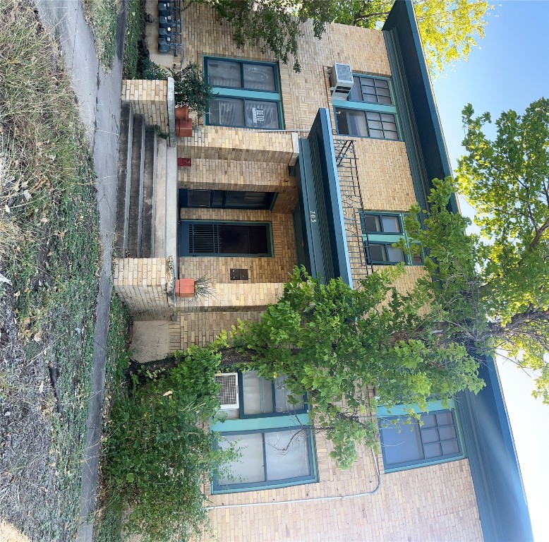 Austin Condo: 703 West 11th Street