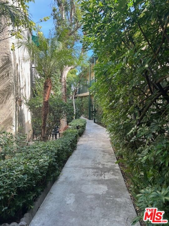 Granada Hills Condo: 10540 Balboa Boulevard