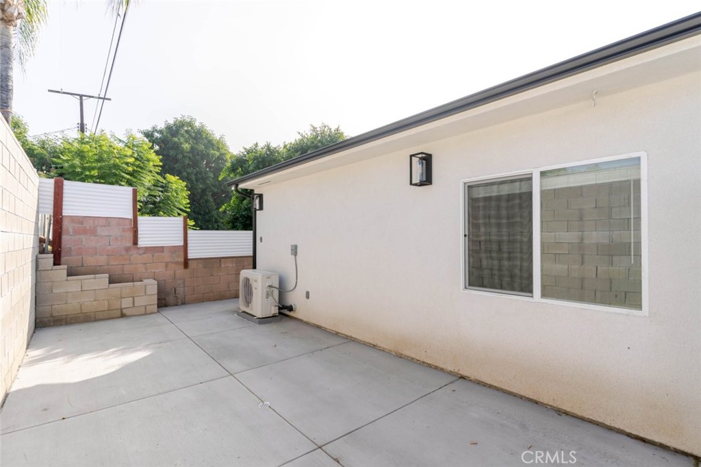 Granada Hills Condo: 17181 McKeever Street
