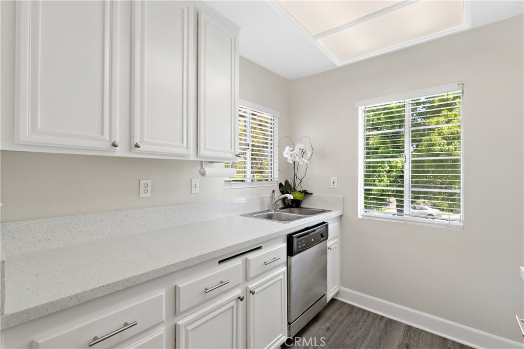 Rancho Santa Margarita Condo: 9 Vía Cresta